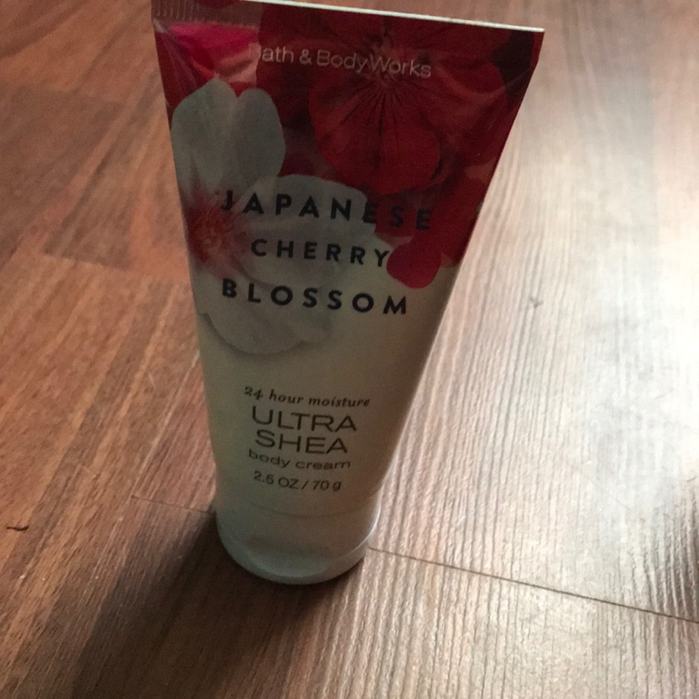 Lotion - Picture 2 of 4